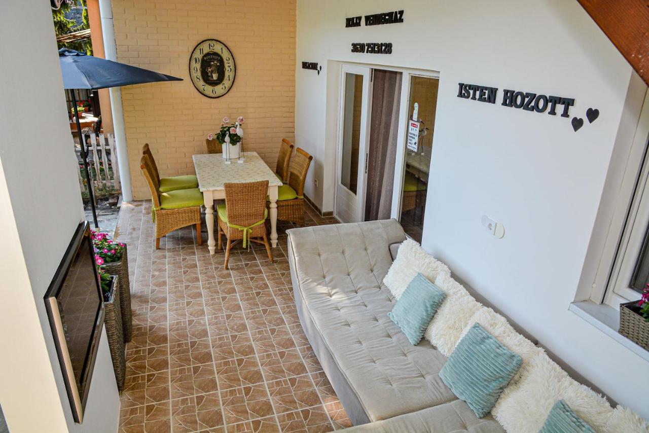 Holly Vendeghaz Apartment Hajdúszoboszló Екстериор снимка